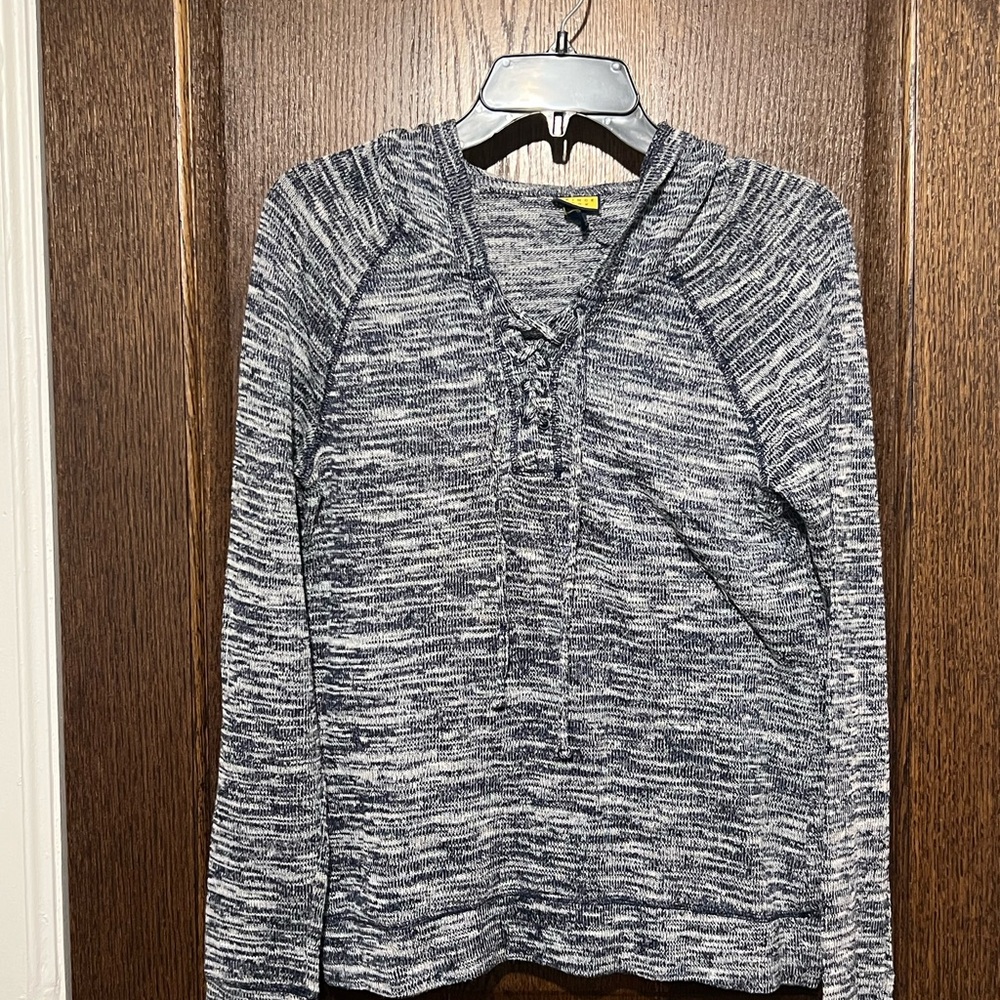 Prince & Fox Navy and White Knit Top